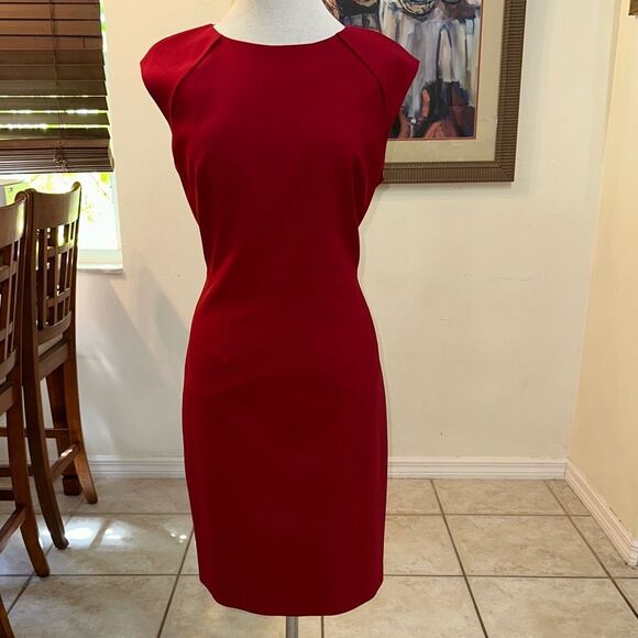 Tahari Dresses & Skirts - Tahari Elegant Red Cap Sleeve Dress Size 12
